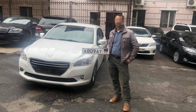 СБУ: За рулем авто с номерами “ДНР” был экс-сотрудник МВД Украины