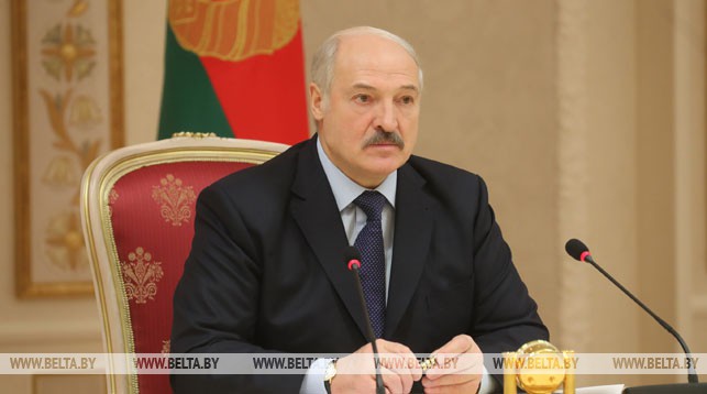 «Мы с Путиным скоро будем Бога молить, чтобы там НАТО стоял» — Лукашенко сделал острое заявление об Украине (ВИДЕО)
