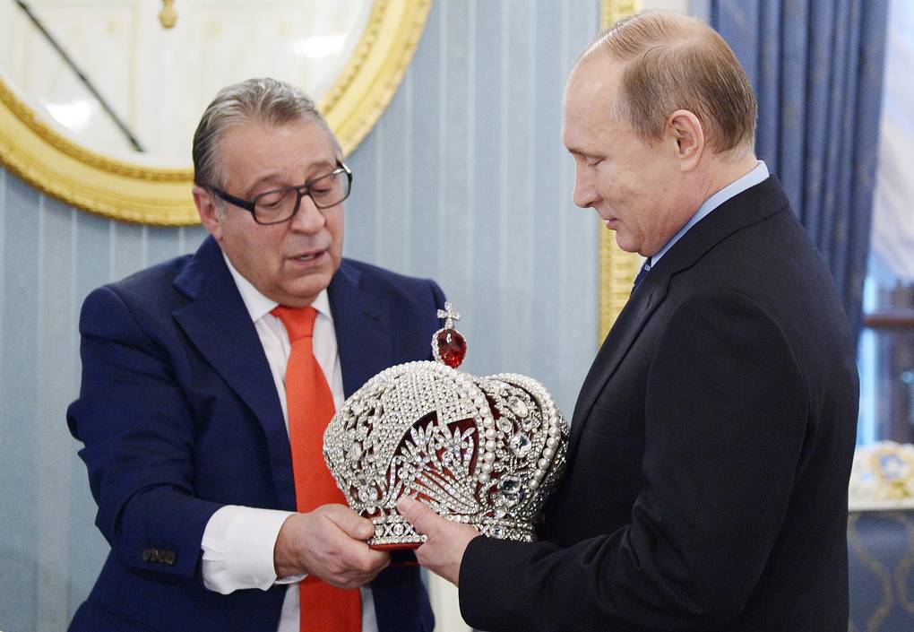 До чого готується Путін? В Росію повертається Конституційна монархія