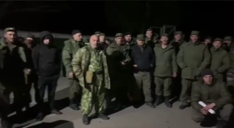 Російські добровольці втекли з поля бою після першої ж битви. На завершення записали жалюгідне відео, яке навряд чи сподобається Путіну.