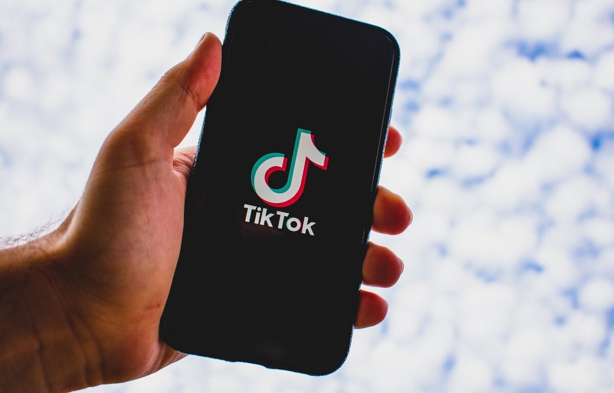 А ви знали, що TikTok збирає дані своїх користувачів?