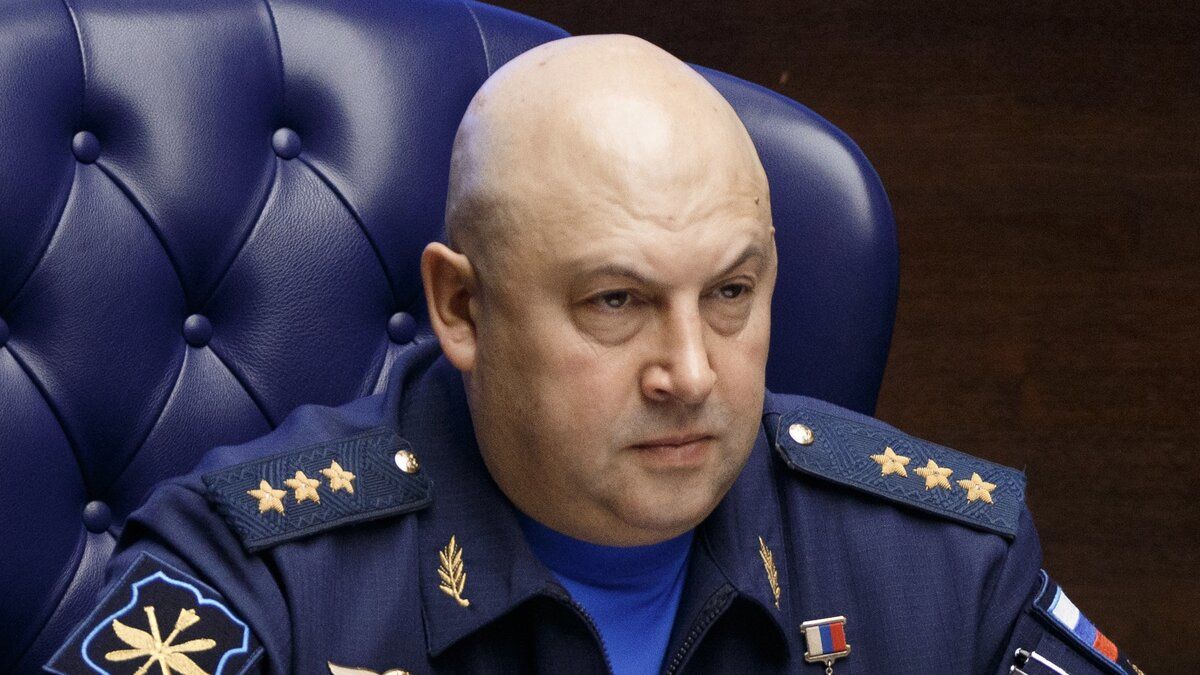 Йому порадили “не висовуватись”: Де зараз знаходиться генерал Суровікін – ЗМІ